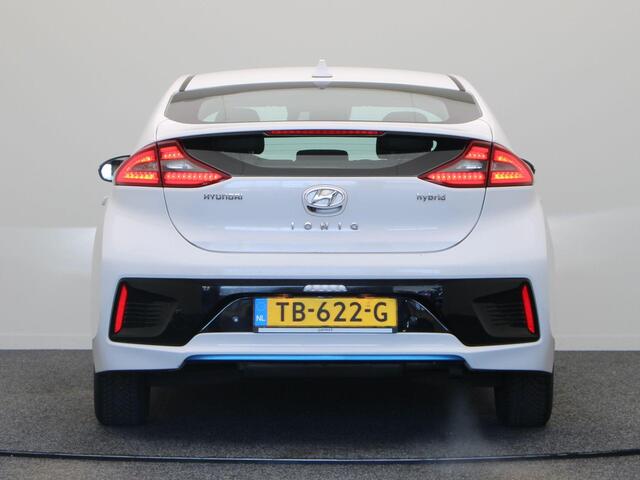 Hyundai IONIQ 1.6 GDi Comfort | Adaptive cruise control | Climate control | PDC voor en achter | Achteruitrij camera | Navigatie |