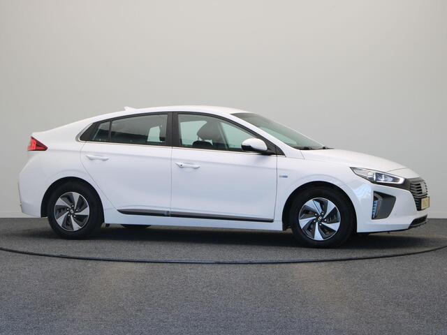 Hyundai IONIQ 1.6 GDi Comfort | Adaptive cruise control | Climate control | PDC voor en achter | Achteruitrij camera | Navigatie |