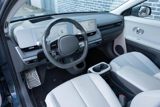 Hyundai IONIQ 5 Lounge 73kWh | Trekhaak | Warmtepomp | Panoramadak | 360 Graden Camera | Lederen Bekleding | Stoelventilatie | Stoelverwarming voor en achter | Keyless Entry | Elektrische Achterklep | Cruise Control Adaptief | Dodehoekdetectie | Navigatie | Apple Carplay | Android Auto