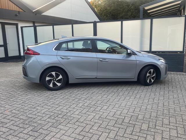 Hyundai IONIQ 1.6 GDi Comfort Navi, Camera, Carplay. – foto 2