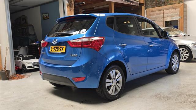 Hyundai IX20 1.6i Premium Navi, clima, LMV, Bluetooth, ...