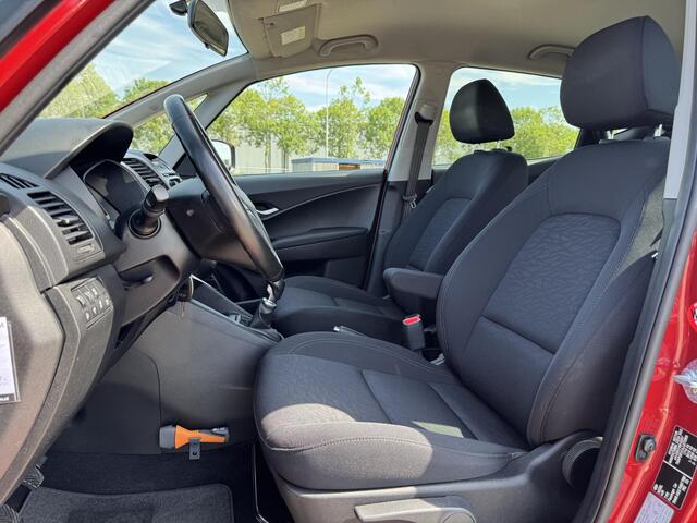 Hyundai IX20 1.4i Go! | Trekhaak | Navigatie | Achterbank Verstelbaar | Airco | Bluetooth Tel. | Elek. Ramen + Spiegels | Rijklaarprijs!