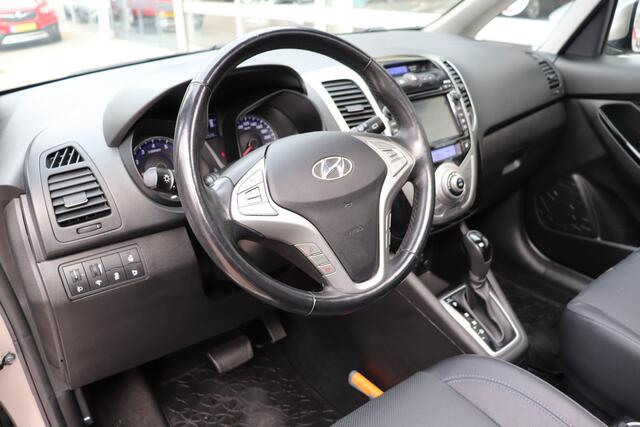 Hyundai IX20 1.6i Premium Automaat. Panoramadak, trekhaak.