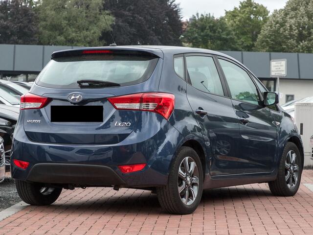 Hyundai IX20 1.6i PREMIUM /NAVI / CAMERA / CRUISE / STUURVERW. / RIJKLAAR