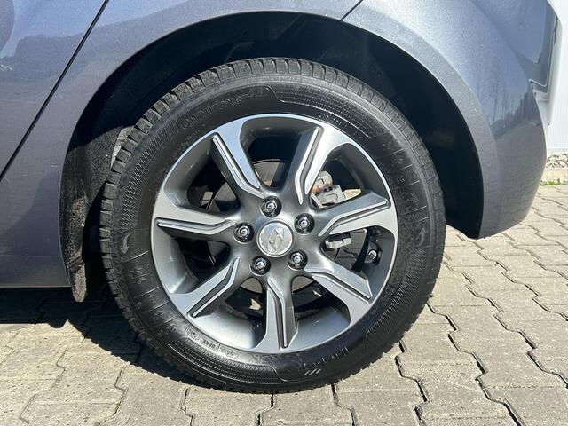 Hyundai IX20 1.6i Go! / Dealer Onderhouden / All Season Banden / Airco Automatisch / Navigatie / Cruise Control / Stoel- Stuur verwarming /