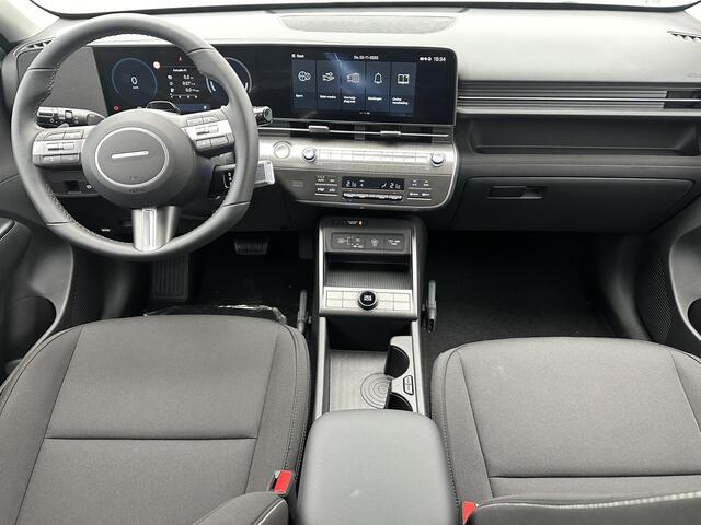 Hyundai Kona Electric Comfort 65.4 kWh + Warmtepomp / Warmtepomp + batterijverwarming / 3-fase Laden / Navigatie / Keyless Entry & Start en Go / Adaptieve Cruise Control /