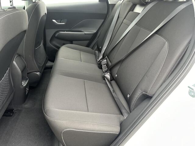 Hyundai Kona Electric Comfort 65.4 kWh + Warmtepomp / Warmtepomp + batterijverwarming / 3-fase Laden / Navigatie / Keyless Entry & Start en Go / Adaptieve Cruise Control /