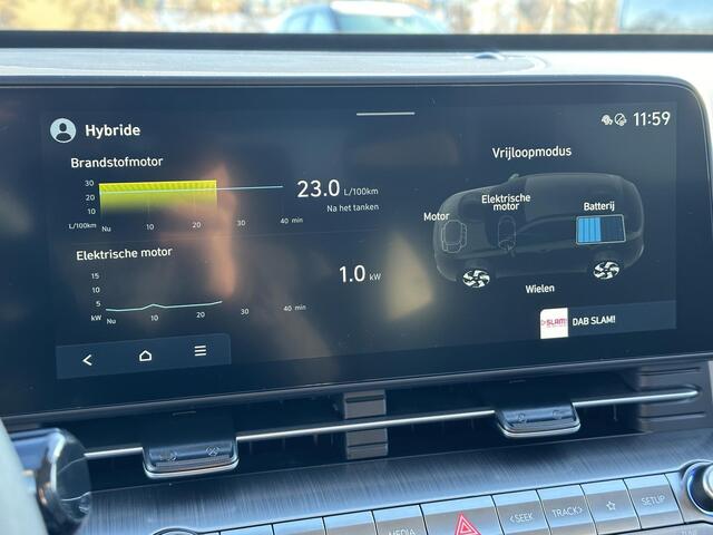 Hyundai Kona 1.6 GDI HEV Premium / ¤1000,- Voordeel / ¤40.790.- Rijklaar / Uit Voorraad Leverbaar! / Navigatie + Apple Carplay/Android Auto / Climate Control /