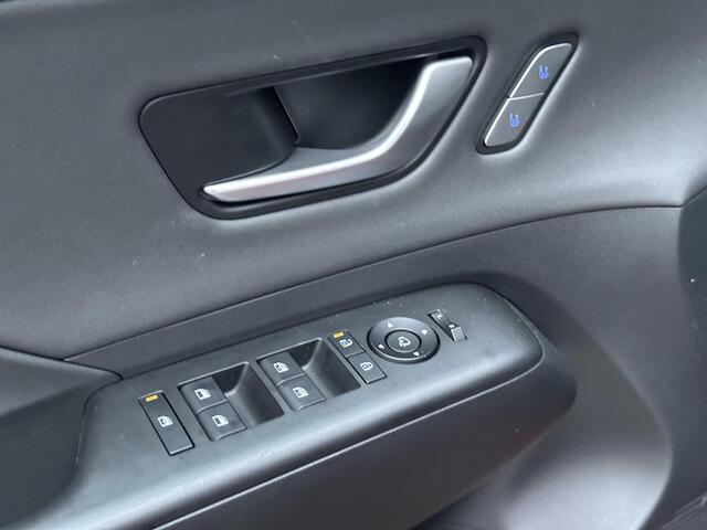 Hyundai Kona 1.6 GDI HEV Premium / ¤1000,- Voordeel / ¤40.790.- Rijklaar / Uit Voorraad Leverbaar! / Navigatie + Apple Carplay/Android Auto / Climate Control /