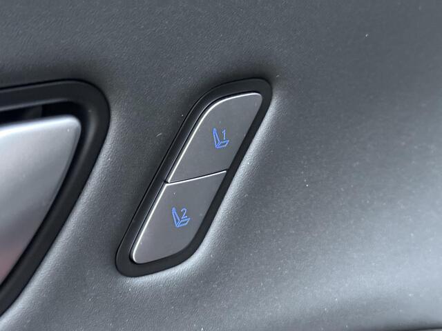 Hyundai Kona 1.6 GDI HEV Premium / ¤1000,- Voordeel / ¤40.790.- Rijklaar / Uit Voorraad Leverbaar! / Navigatie + Apple Carplay/Android Auto / Climate Control /