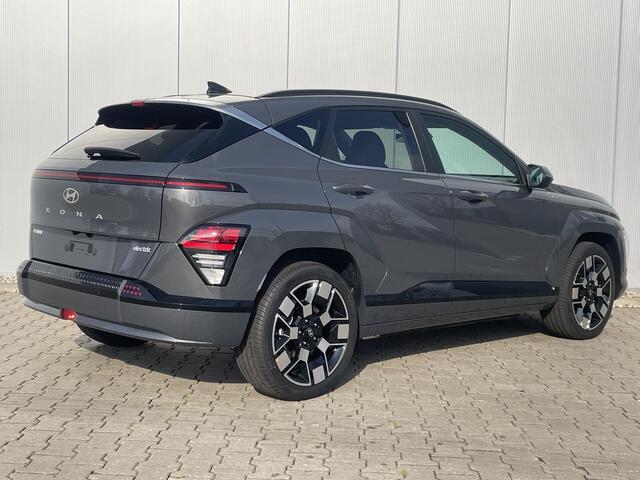 Hyundai Kona Electric Premium 65.4 kWh / Lederen bekleding / BOSE Audio / 360* Camera / Elektrische achterklep / Elektrisch verstelbare voorstoelen /