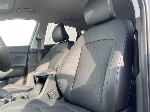 Hyundai Kona Electric Premium 65.4 kWh / Lederen bekleding / BOSE Audio / 360* Camera / Elektrische achterklep / Elektrisch verstelbare voorstoelen /