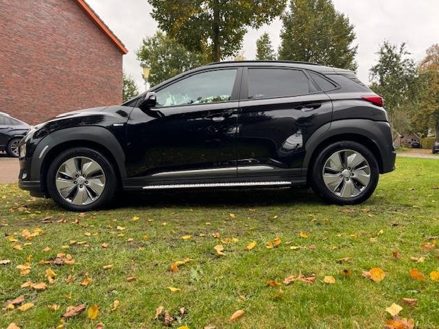 Hyundai Kona EV FASHION 64KWH 3FASE/18900SUBSIDIE/HUP/ACARPLAY/SIDESKIRTS/FABRIEKSGARANTIE