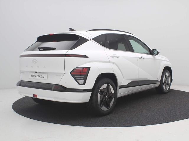 Hyundai Kona Electric Comfort Smart 65.4 kWh / Dodehoek sensor / Navigatie / Achteruitrijcamera / Elektrische achterklep /