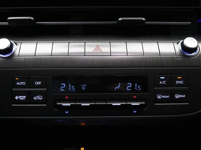Hyundai Kona Electric Comfort Smart 65.4 kWh / Dodehoek sensor / Navigatie / Achteruitrijcamera / Elektrische achterklep /