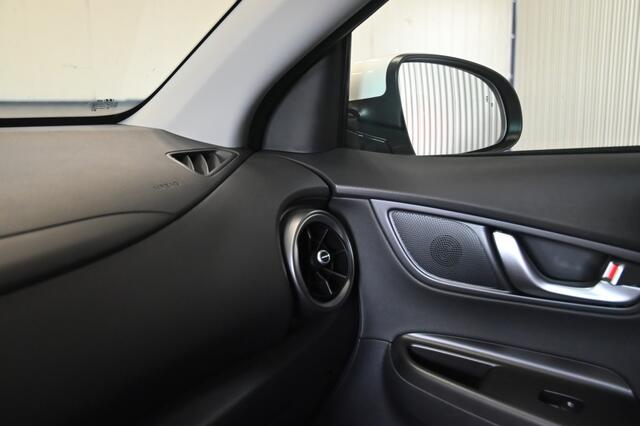 Hyundai Kona Premium Sky 64 kWh |Open dak|Leer|Stoelkoeling