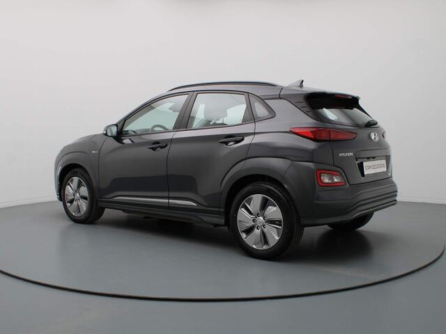 Hyundai Kona 204pk EV Comfort 64 kWh Adapt. cruise | Camera | Carplay | Parksens. achter