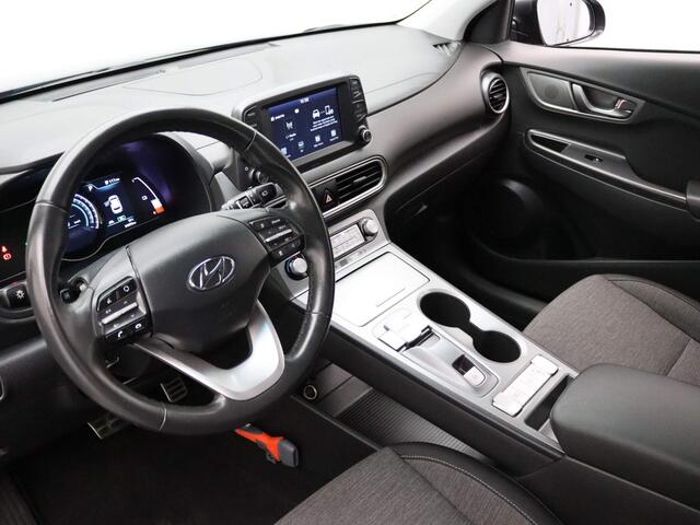 Hyundai Kona 204pk EV Comfort 64 kWh Adapt. cruise | Camera | Carplay | Parksens. achter