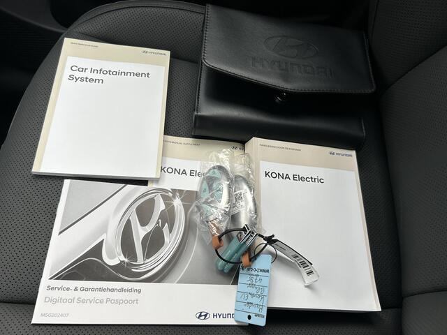 Hyundai Kona Electric Premium 65.4 kWh / Uit Voorraad Leverbaar / Navigatie / Climate Control / Cruise Control Adaptief / 360° Camera /
