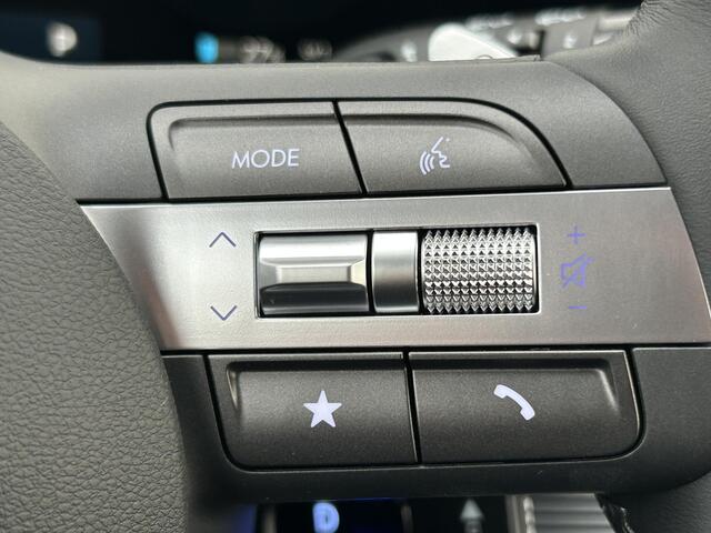 Hyundai Kona Electric Premium 65.4 kWh / Uit Voorraad Leverbaar / Navigatie / Climate Control / Cruise Control Adaptief / 360° Camera /