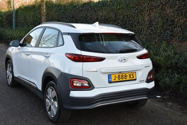 Hyundai Kona EV Comfort 64 kWh | 204PK | CARPLAY | CAMERA
