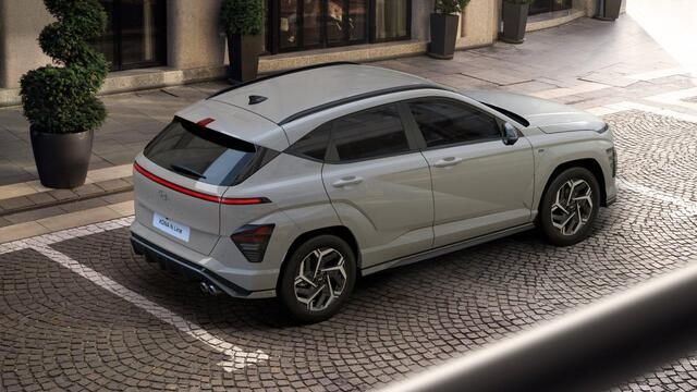 Hyundai Kona 1.6 GDI HEV N Line | OPEN/SKY DAK | 360 GRADEN CAMERA | INCL ¤1500,- SMART BONUS | ADAPTIVE CRUISE CONTROL | 18" N-LINE VELGEN | STOELVENTILATIE | STOEL/STUURVERWARMING |