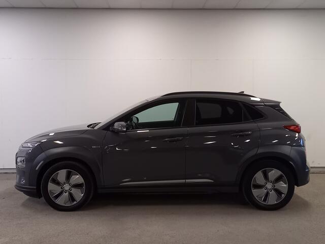 Hyundai Kona EV Premium 64 kWh Luxe uitvoering - Grote Accu!!!
