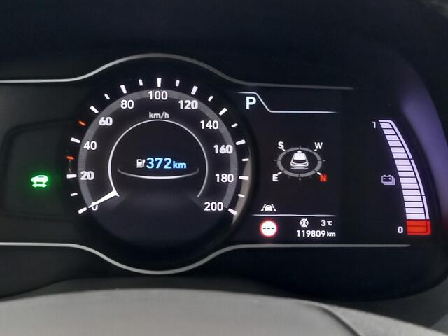 Hyundai Kona EV Premium 64 kWh Luxe uitvoering - Grote Accu!!!