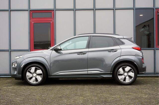 Hyundai Kona EV Fashion 64kWh SOH 97% ACC