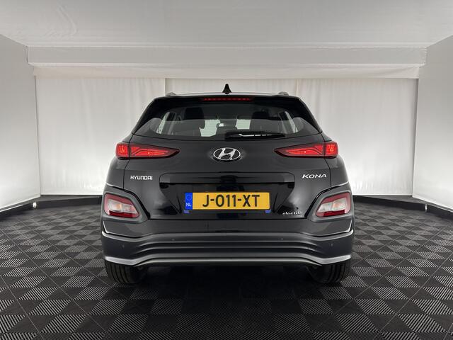 Hyundai Kona EV Comfort 64 kWh [ 3-Fase ] (INCL-BTW) *DIGI-COCKPIT | ADAPTIVE-CRUISE | KRELL-AUDIO | NAVI-FULLMAP | APP.CONNECT | DAB | LANE-ASSIST | KEYLESS | COMFORT-SEATS | 17"ALU*
