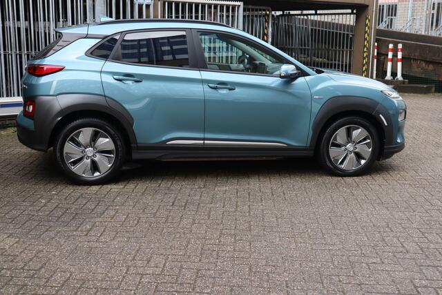 Hyundai Kona EV Premium 64 kWh