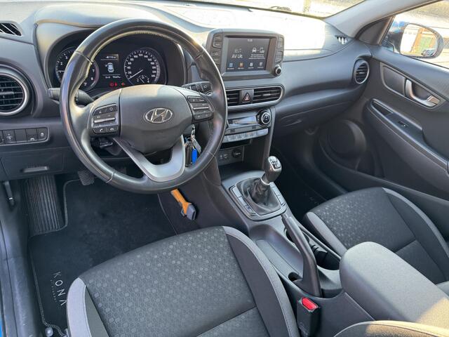 Hyundai Kona 1.0T Comfort Plus Pack | Trekhaak | Apple Carplay/Android Auto | Camera | Cruise & Climate Control | Park. Sensor | Rijklaarprijs!