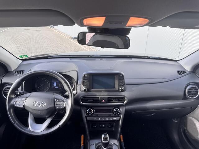 Hyundai Kona 1.0T Comfort / Achteruitrijcamera / Airco / Cruise controle / Apple Carplay/Android Auto / Winterbanden op lichtmetalen 16'' velg /