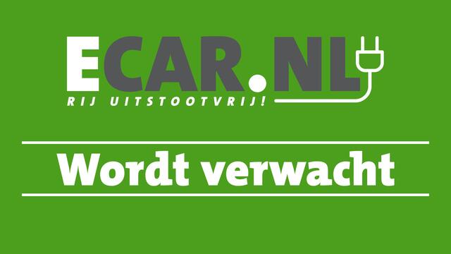Hyundai Kona EV Premium 64 kWh | Warmtepomp | Verwarmde voorstoelen | Sensoren voor en achter