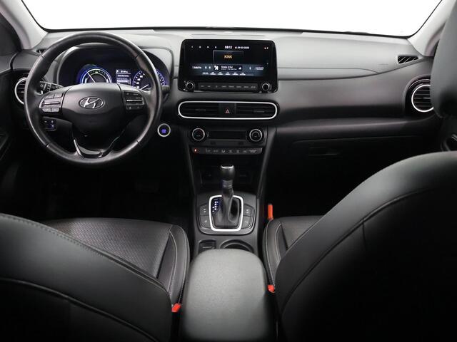 Hyundai Kona 1.6 GDI HEV Premium | Stoelverwarming | Stuurwielverwarming | Navigatiesysteem | Lederen bekleding | Camera | DAB | Apple CarPlay/Android Auto | Stoelkoeling | Adaptieve Cruise Control |