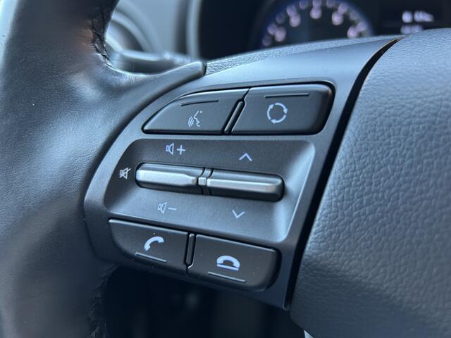 Hyundai Kona 1.0 T-GDI Fashion // NAVI // CLIMA // CAMERA // CARPLAY + ANDROID AUTO // TREKHAAK!!