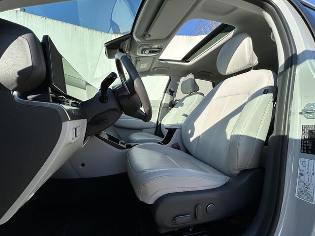 Hyundai Kona 1.6 GDI HEV Premium Sky / Trekgewicht 1300 kg / Glazen schuif- en kanteldak / Adaptief cruise control / Rondomzicht camera / / Lichtmetalen wielen 18" / Apple Carplay Android Auto /
