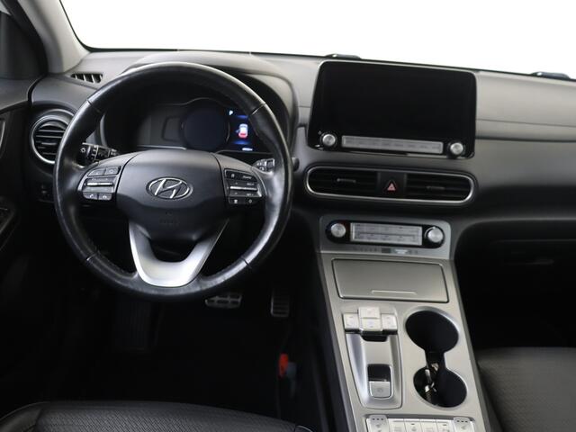 Hyundai Kona EV Premium 64 kWh Automaat | Navigatie | Trekhaak | |Lederen bekleding