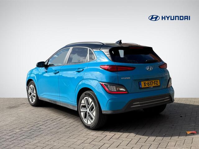 Hyundai Kona EV Premium 64 kWh Two-Tone Lakkleur | Head-Up Display | Adapt. Cruise Control | Stuur- + Stoelverwarming | Leder | Rijklaarprijs!
