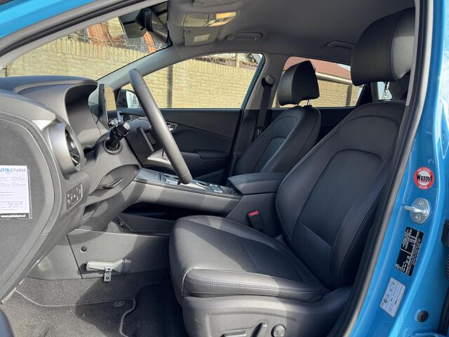 Hyundai Kona EV Premium 64 kWh Two-Tone Lakkleur | Head-Up Display | Adapt. Cruise Control | Stuur- + Stoelverwarming | Leder | Rijklaarprijs!