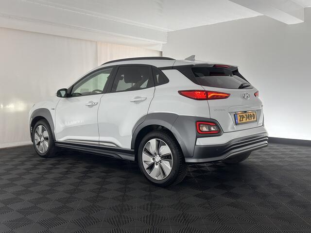 Hyundai Kona EV Premium 64 kWh (INCL-BTW) *FULL-LEATHER | HEAD-UP | FULL-LED | NAVI-FULLMAP | DAB | ADAPTIVE-CRUISE | KRELL-AUDIO | KEYLESS | CAMERA | BLIND-SPOT | LANE-ASSIST | DIGI-COCKPIT | COMFORT-SEATS | 17''ALU*