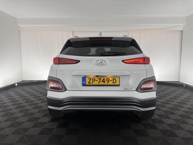 Hyundai Kona EV Premium 64 kWh (INCL-BTW) *FULL-LEATHER | HEAD-UP | FULL-LED | NAVI-FULLMAP | DAB | ADAPTIVE-CRUISE | KRELL-AUDIO | KEYLESS | CAMERA | BLIND-SPOT | LANE-ASSIST | DIGI-COCKPIT | COMFORT-SEATS | 17''ALU*