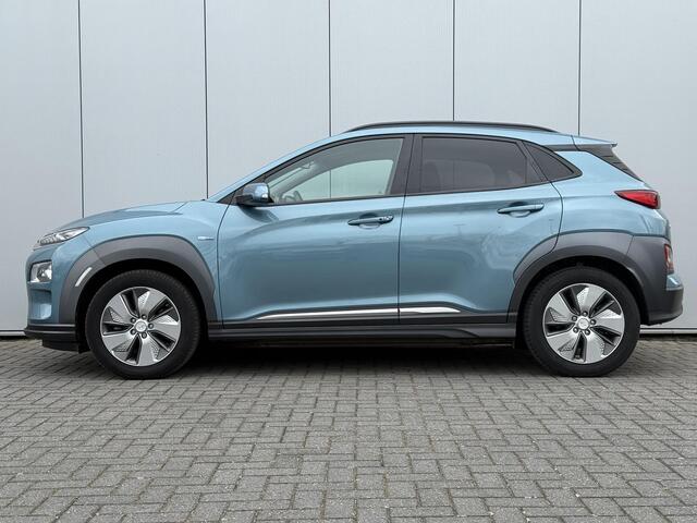 Hyundai Kona EV Premium 64 kWh / Leder / Navigatie / Adaptive Cruise Control / Climate Control / Stoelverkoeling / Stoel- & Stuurverwarming / 1e Eigenaar / NL Auto / Dealeronderhouden /