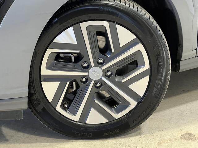 Hyundai Kona EV Comfort 64 kWh | Android Auto/Apple Carplay | LM Velgen 17" | Achteruitrijcamera | Adaptive Cruise Control | Airco |