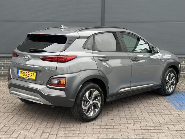 Hyundai Kona 1.6 GDI HEV Fashion / Navigatie / Apple Carplay & Android Auto / Achteruitrijcamera / Automatische Airco / Dealer Onderhouden /