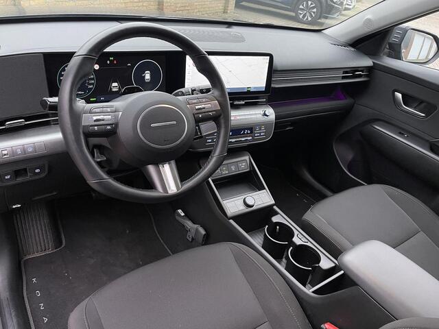 Hyundai Kona 1.6 GDI HEV Comfort Smart | Elek. Achterklep | Stuur- + Stoelverwarming | Full-LED | Adapt. Cruise Control | Keyless Entry | Rijklaarprijs!