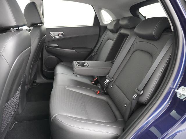 Hyundai Kona EV 64kWh 204pk Premium Leer Elektr.Schuif-K-dak Apple Carplay Android Navi Camera Elektr.Stoelen+Verwarmd+Ventilatie-koeling ! Adaptive Cruise/Stop&Go Zelfsturend MultMedia Led Keyless Dab+ Premium 484km actieradius WLTP !! Heerlijke, sterke FEV , Enorm E