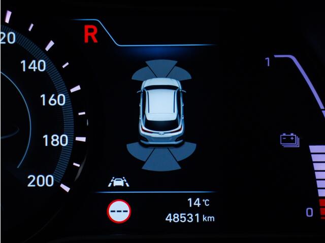 Hyundai Kona EV Premium 64 kWh | 3-Fase | Zwart dak | Weinig km!