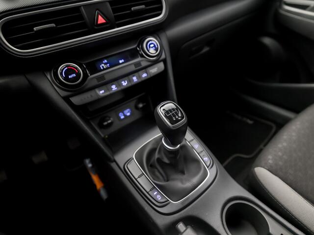 Hyundai Kona 1.0T Comfort (APPLE CARPLAY, 1e EIGENAAR, NAVIGATIE, CAMERA, KEYLESS, SPORTSTOELEN, CRUISE, DAB+, NIEUWE APK, NIEUWSTAAT)