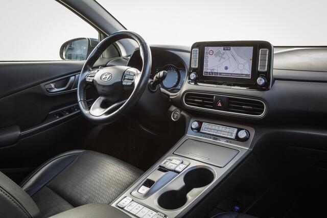 Hyundai Kona EV Premium 64 kWh Leer/ Stuur-stoelverwarming/ Carplay/ Camera/ Navigatie/ Full led